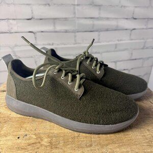 Women's Earth Boomer Sneaker Olive Wool 8.5 Real Sheep Fur